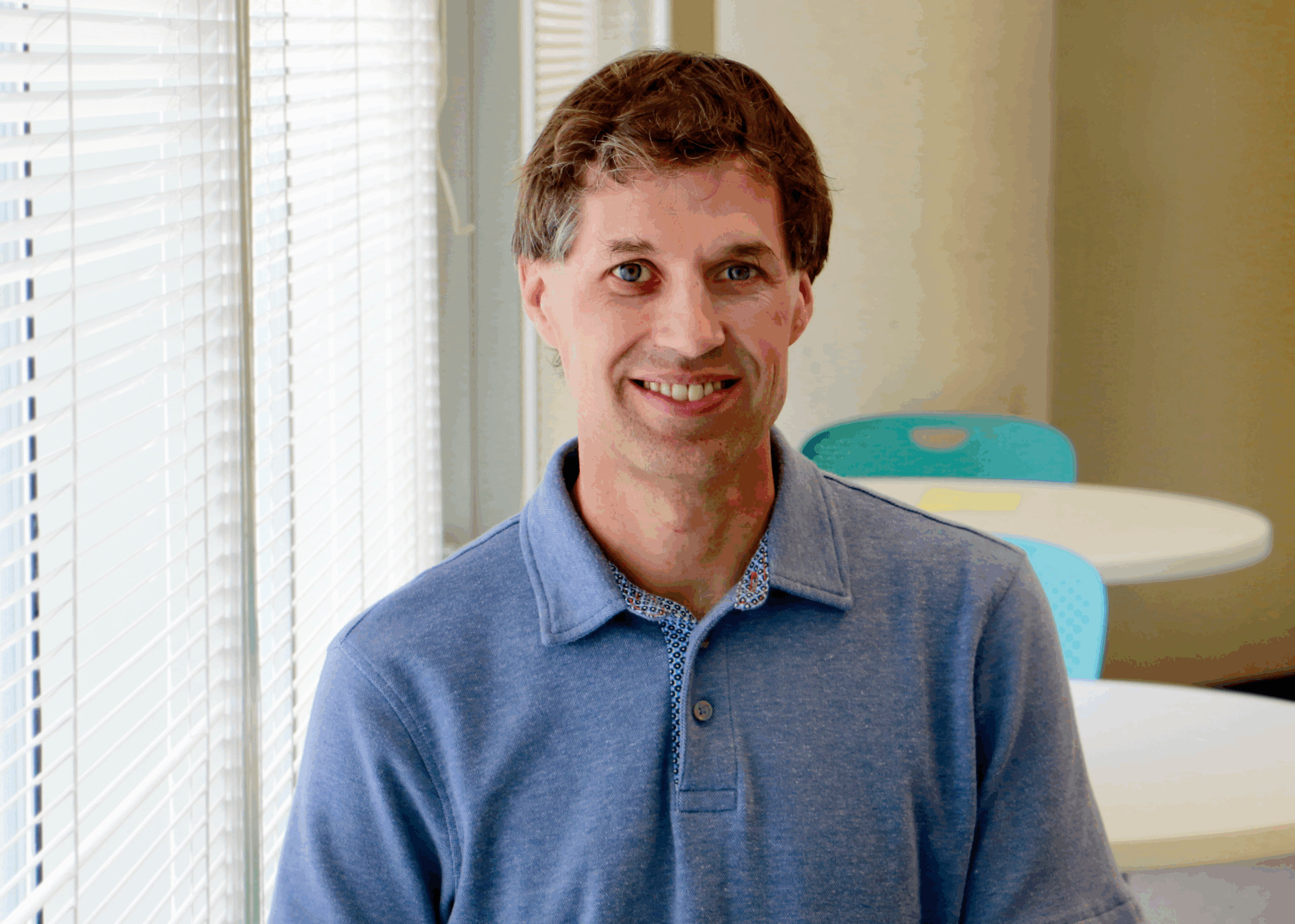 headshot of dr. vern dolinsky.