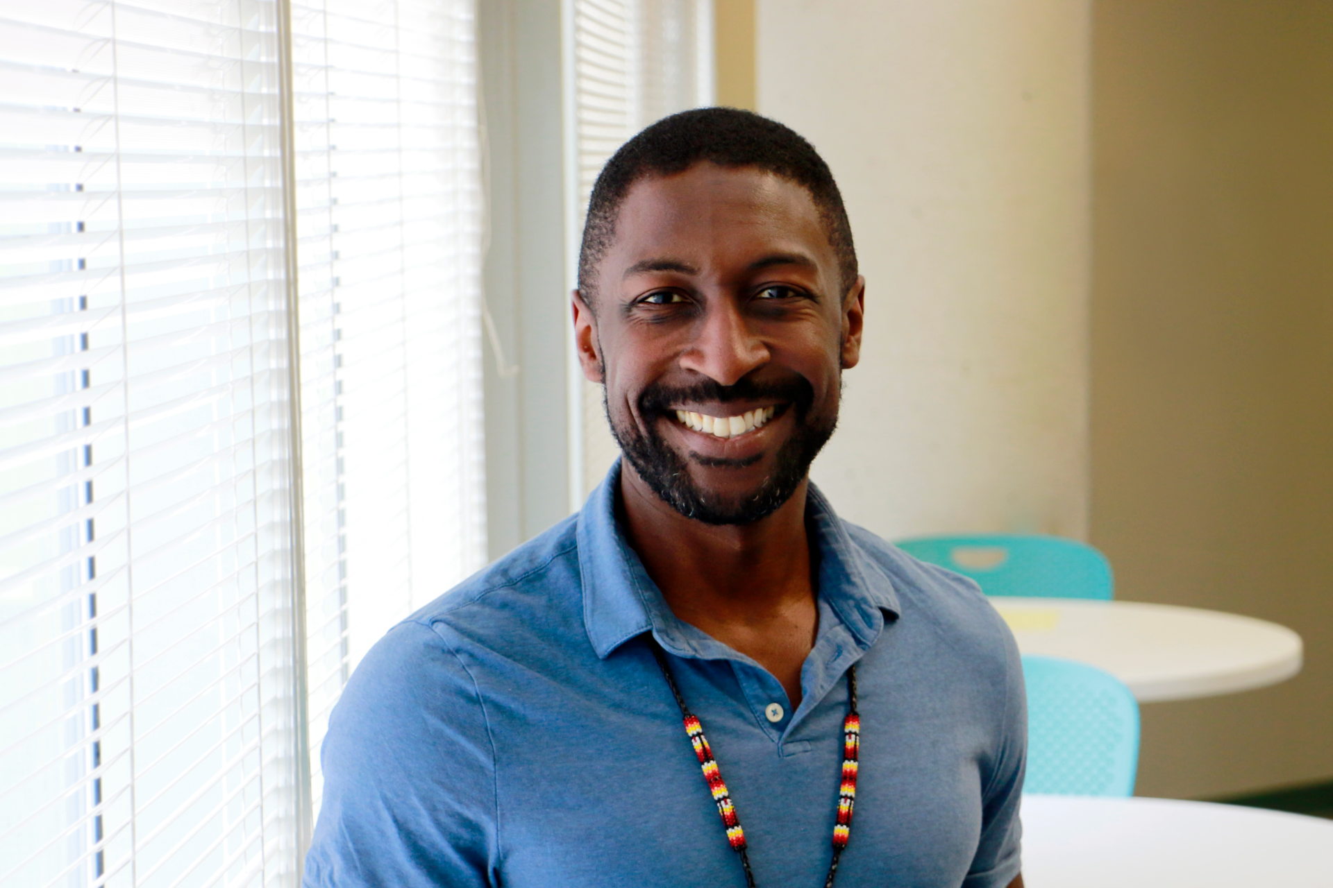 headshot of dr. peter thompson.