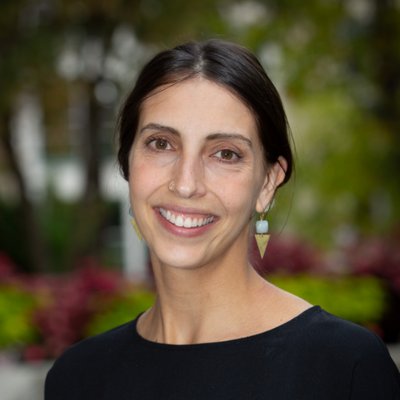 headshot of Dr. Leslie Roos