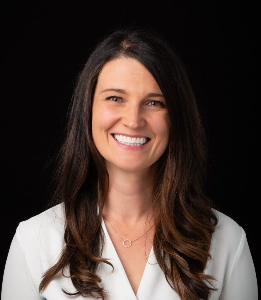 headshot of Dr. Lianne Tomfohr-Madsen